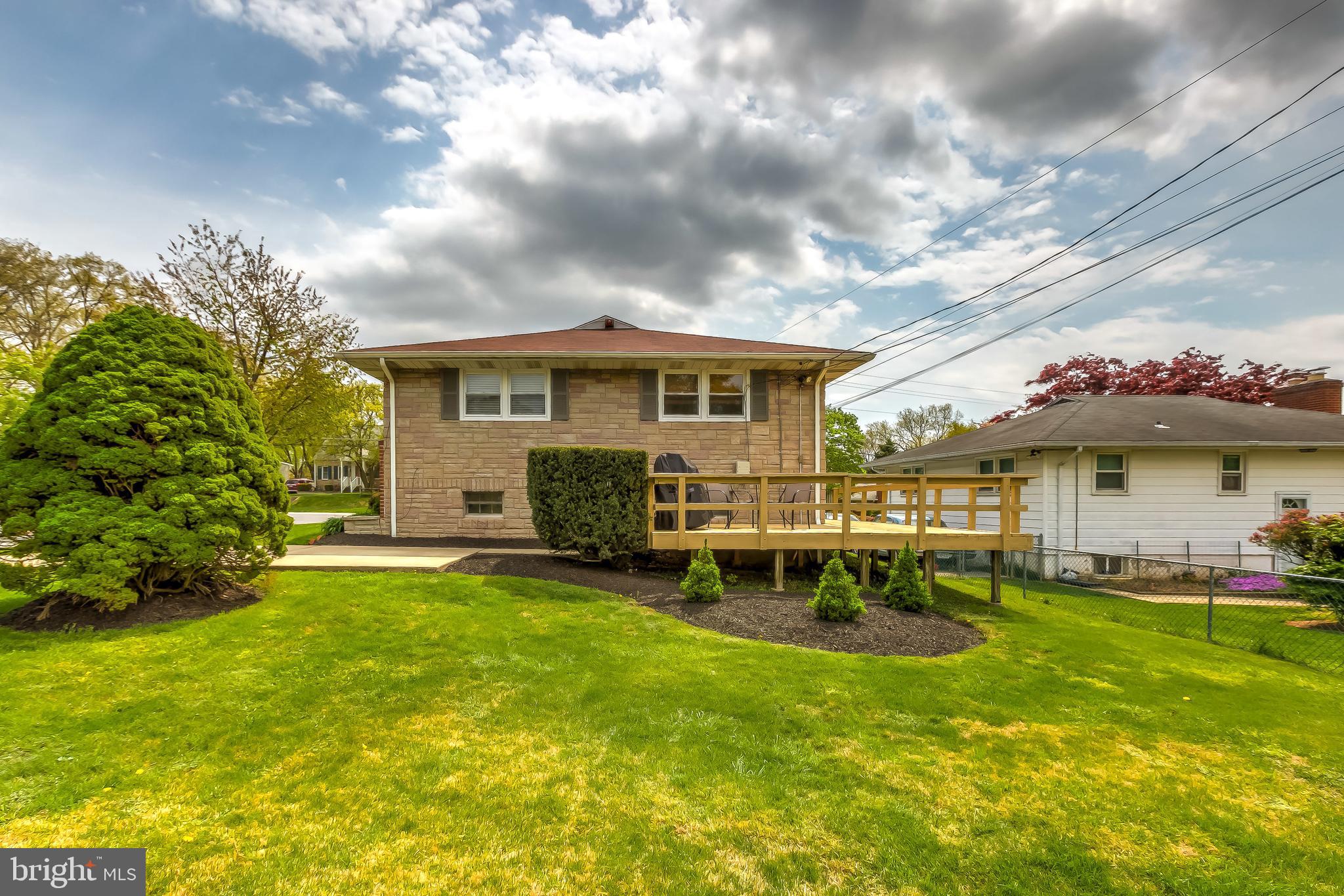 ROLLING HILLS - Residential