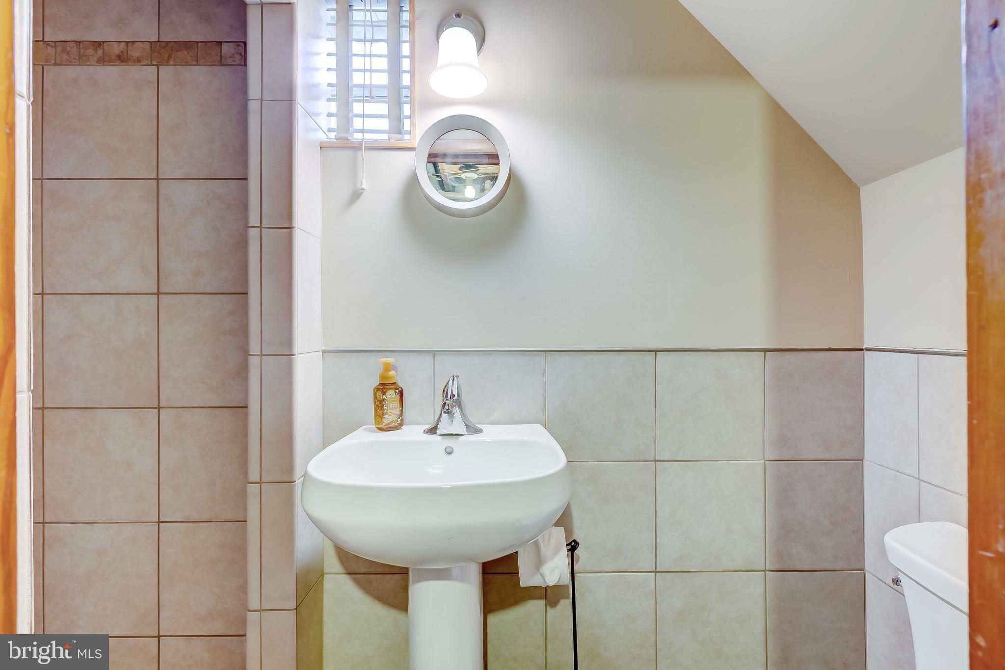 ROLLING HILLS - Residential