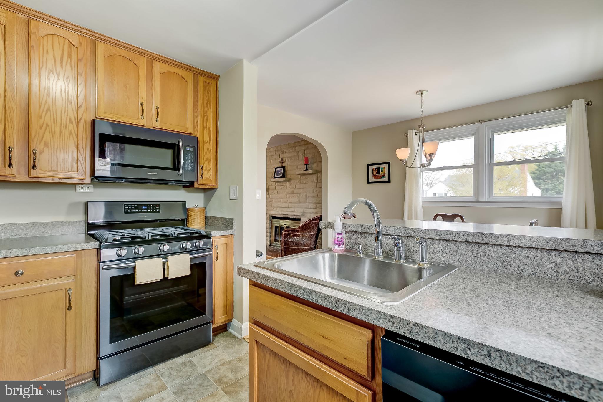 ROLLING HILLS - Residential