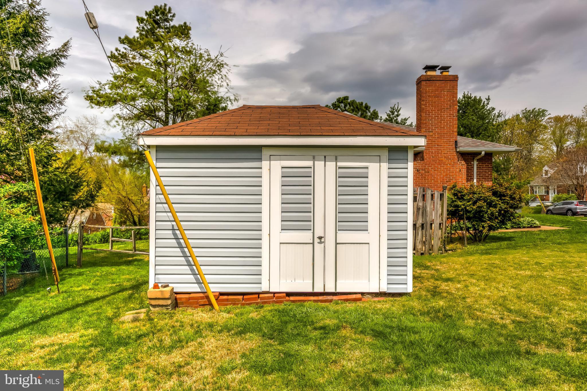 ROLLING HILLS - Residential