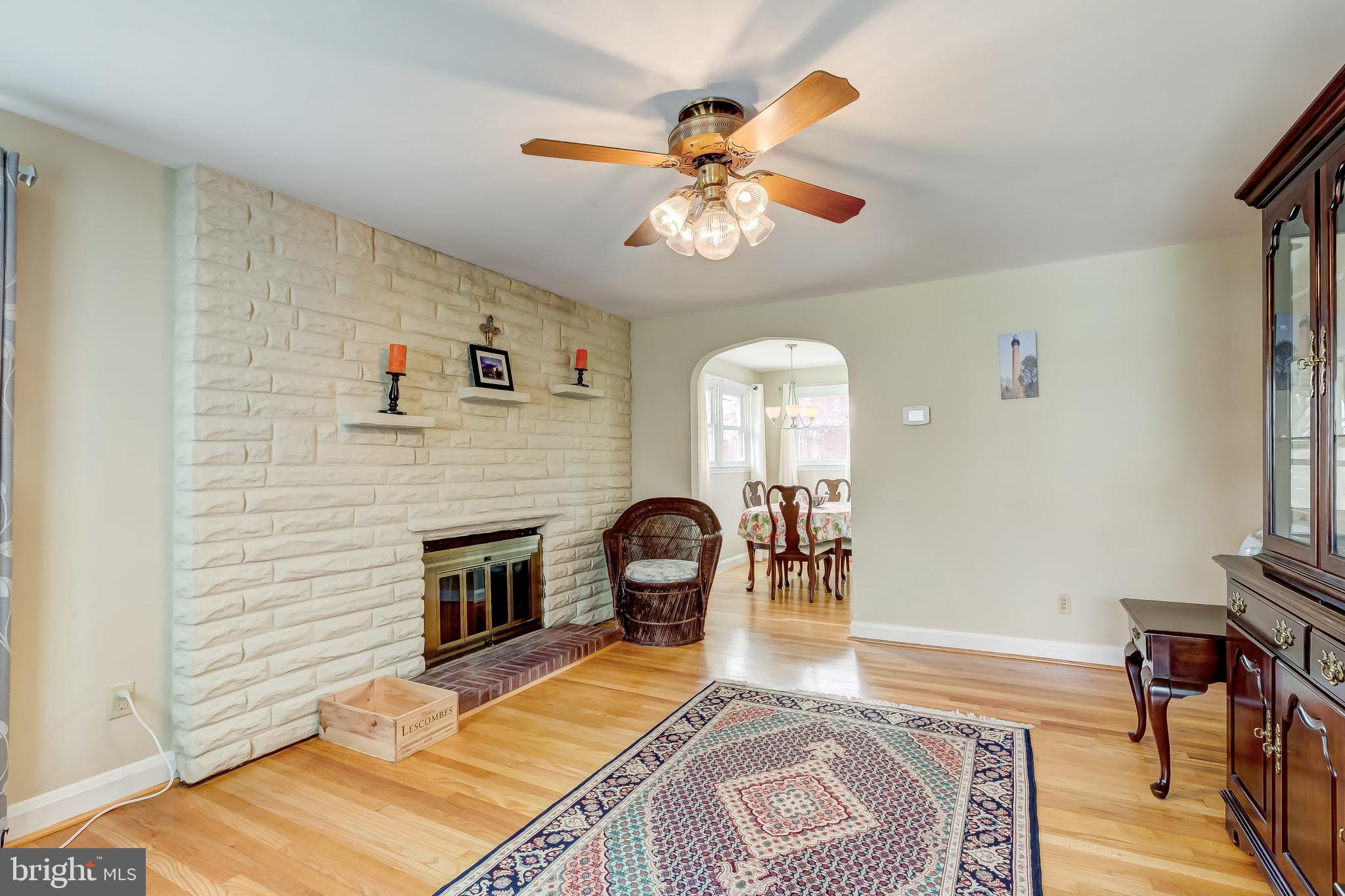 ROLLING HILLS - Residential