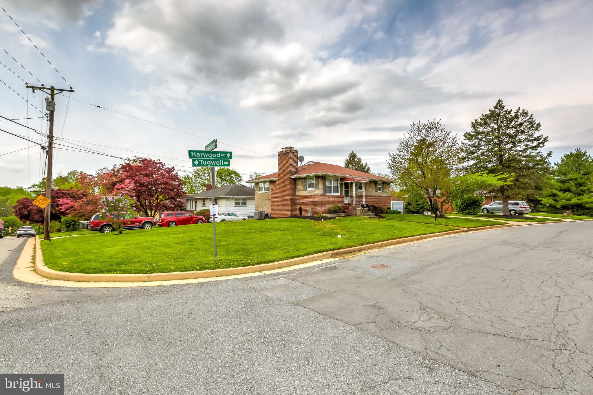 ROLLING HILLS - Residential