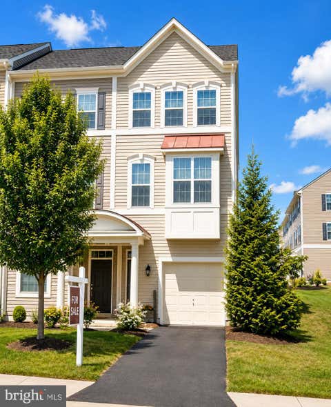 Condo For Sale - 2889 Chinkapin Oak Lane<br/> WOODBRIDGE, VA 22191