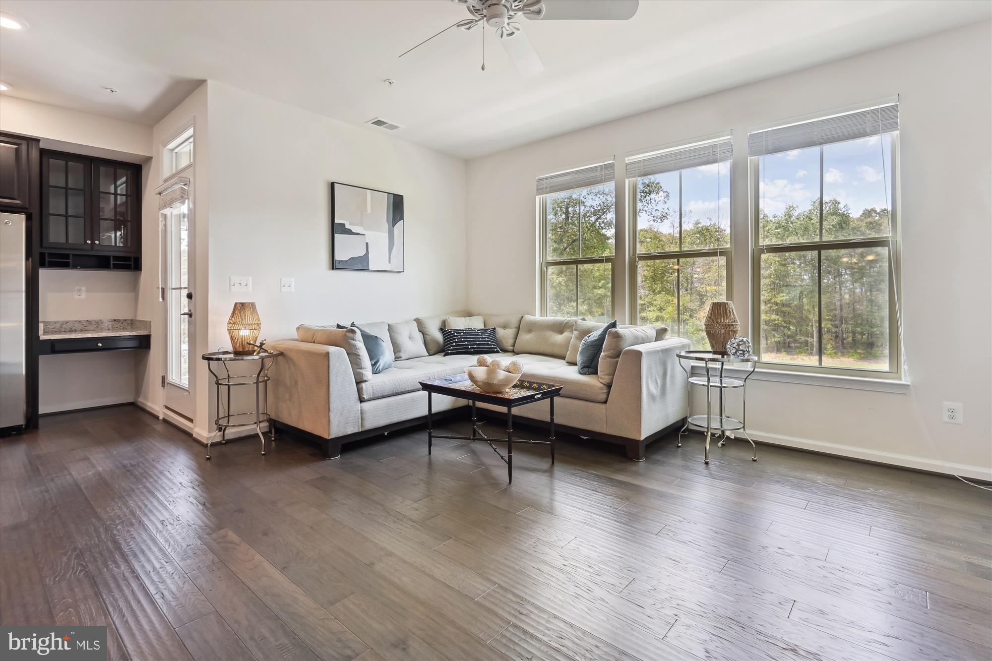 LOUDOUN CROSSING CONDOMINIUM - Residential