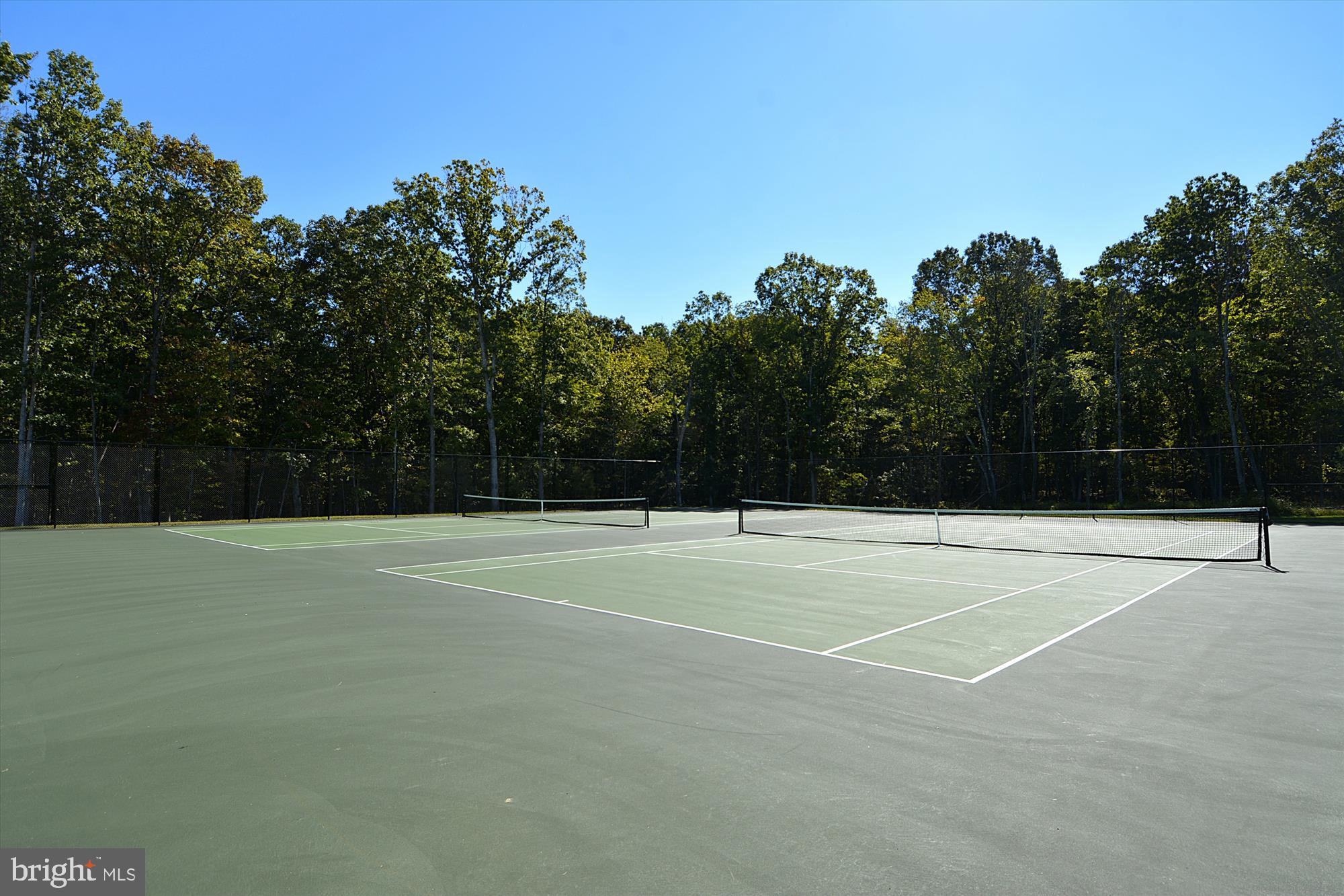 LOUDOUN CROSSING CONDOMINIUM - Residential