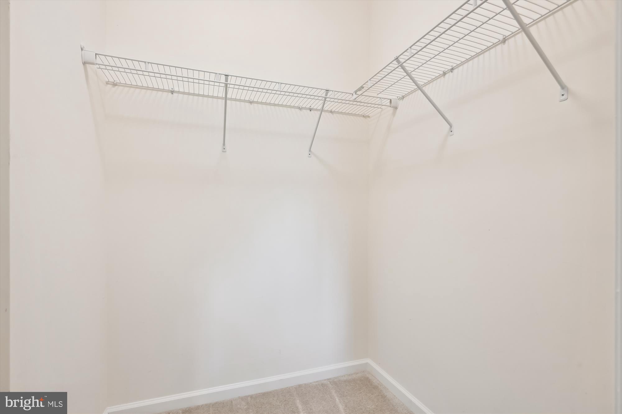 LOUDOUN CROSSING CONDOMINIUM - Residential