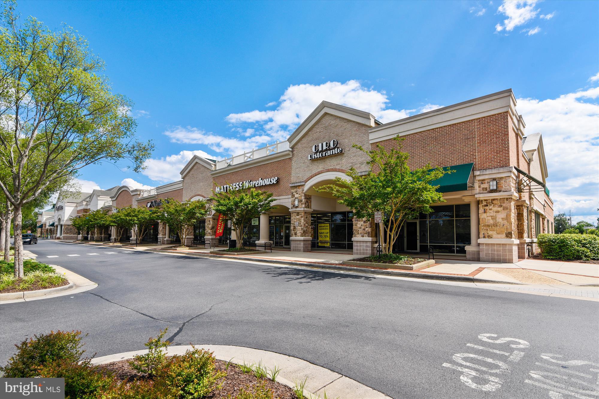 LOUDOUN CROSSING CONDOMINIUM - Residential