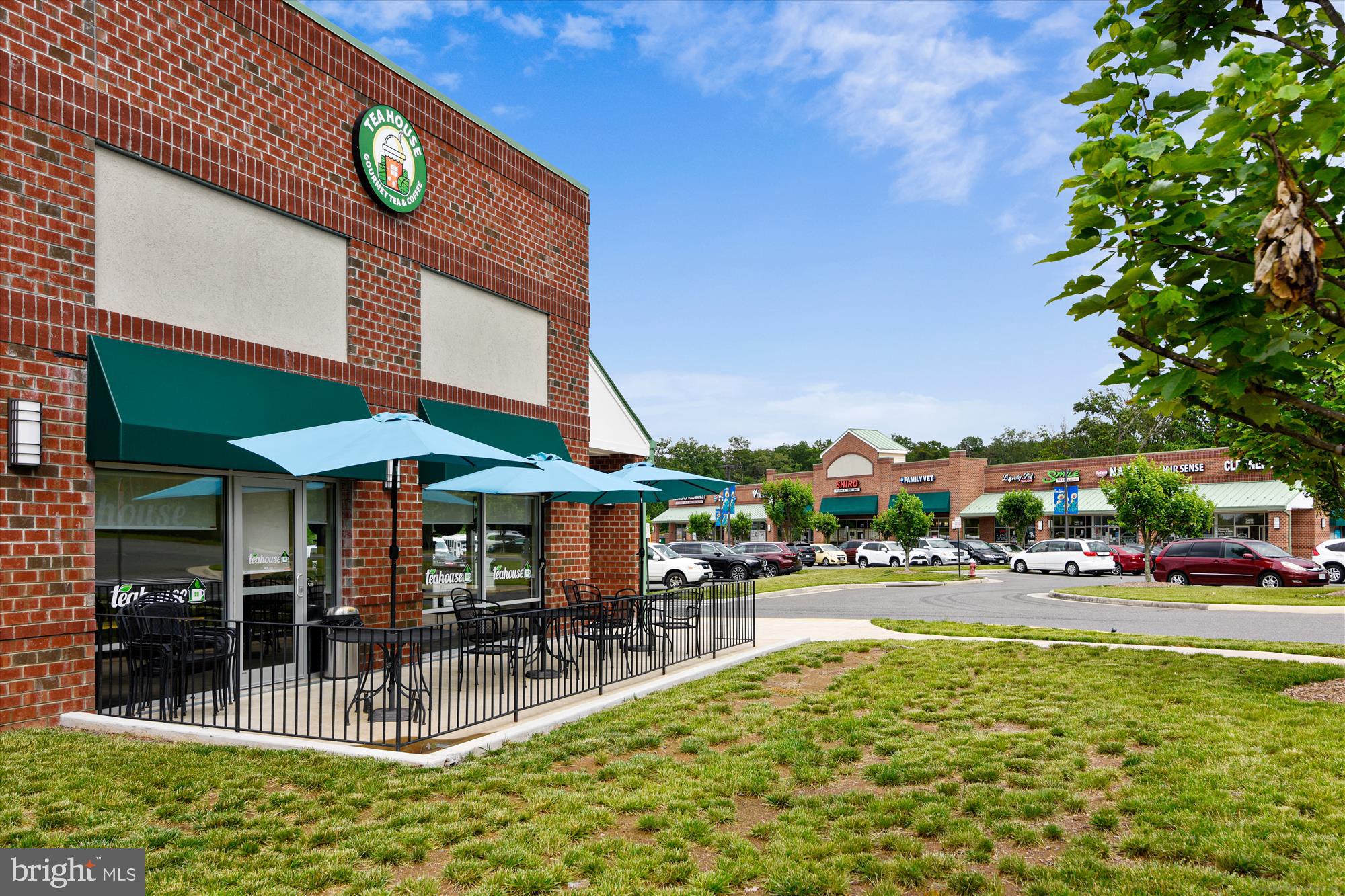 LOUDOUN CROSSING CONDOMINIUM - Residential