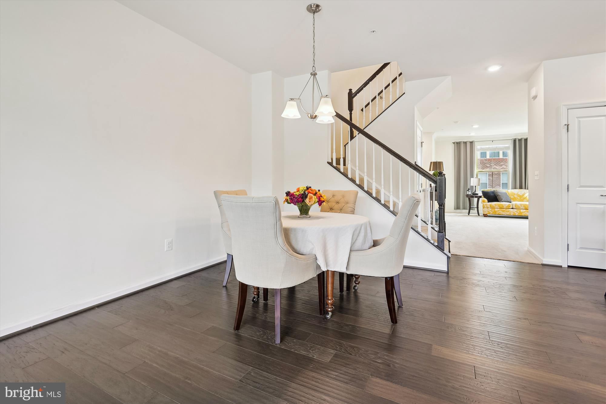 LOUDOUN CROSSING CONDOMINIUM - Residential