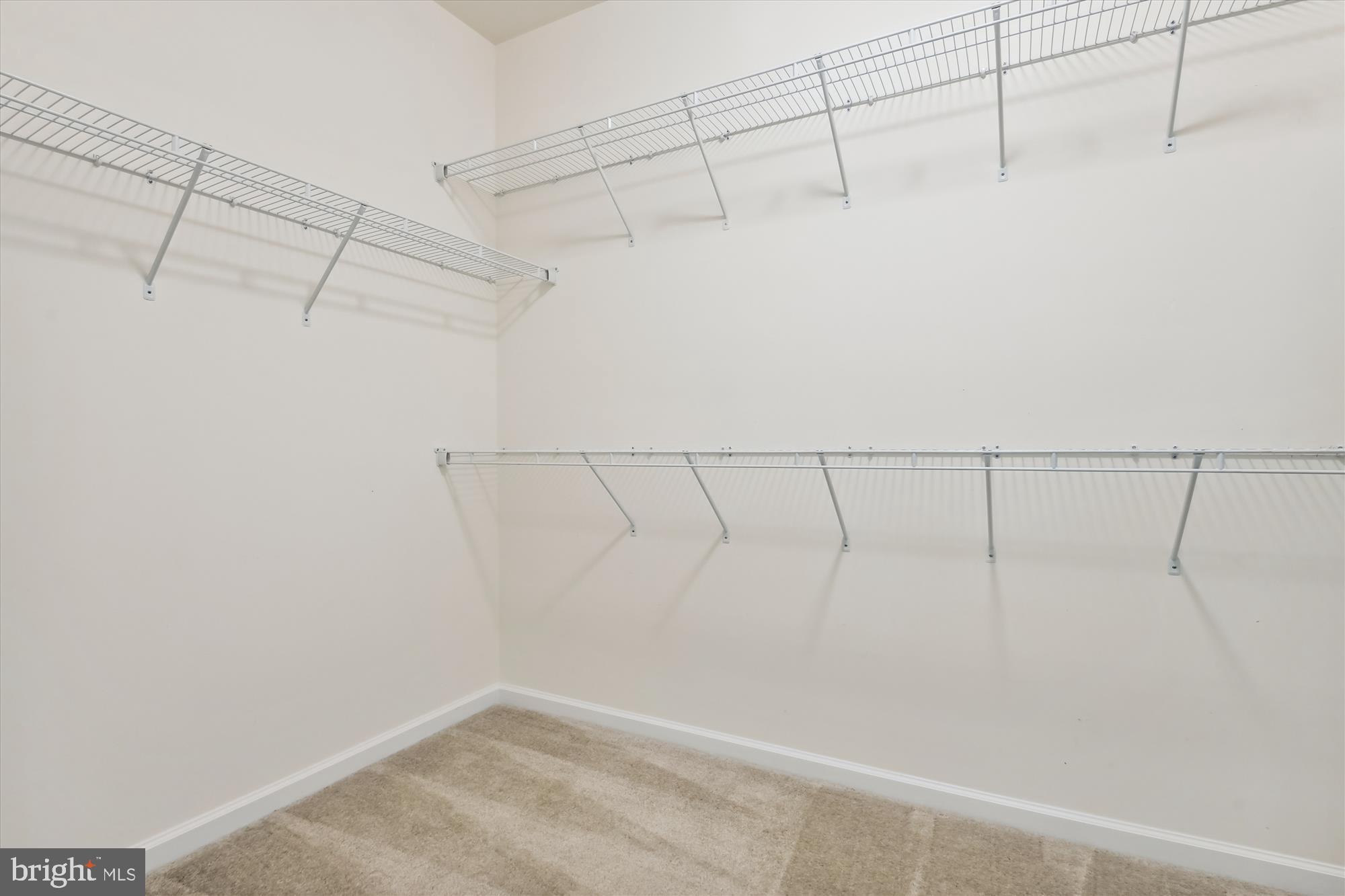 LOUDOUN CROSSING CONDOMINIUM - Residential