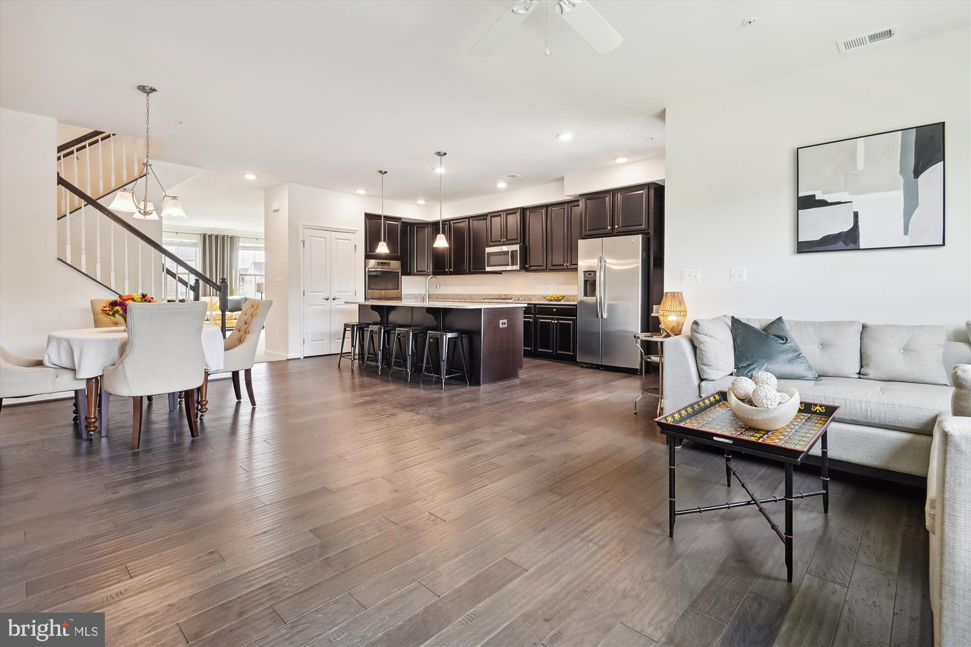 LOUDOUN CROSSING CONDOMINIUM - Residential