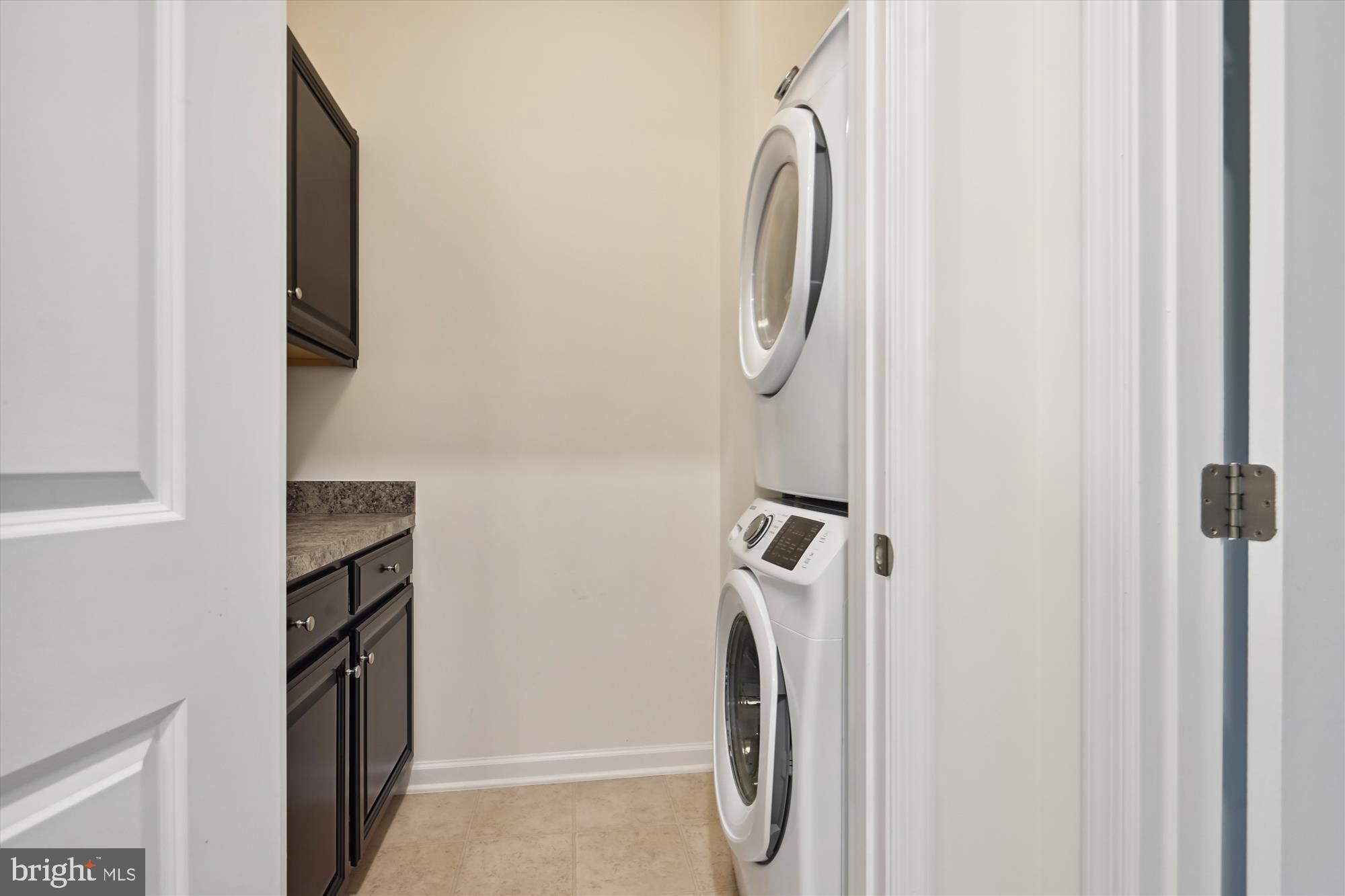 LOUDOUN CROSSING CONDOMINIUM - Residential