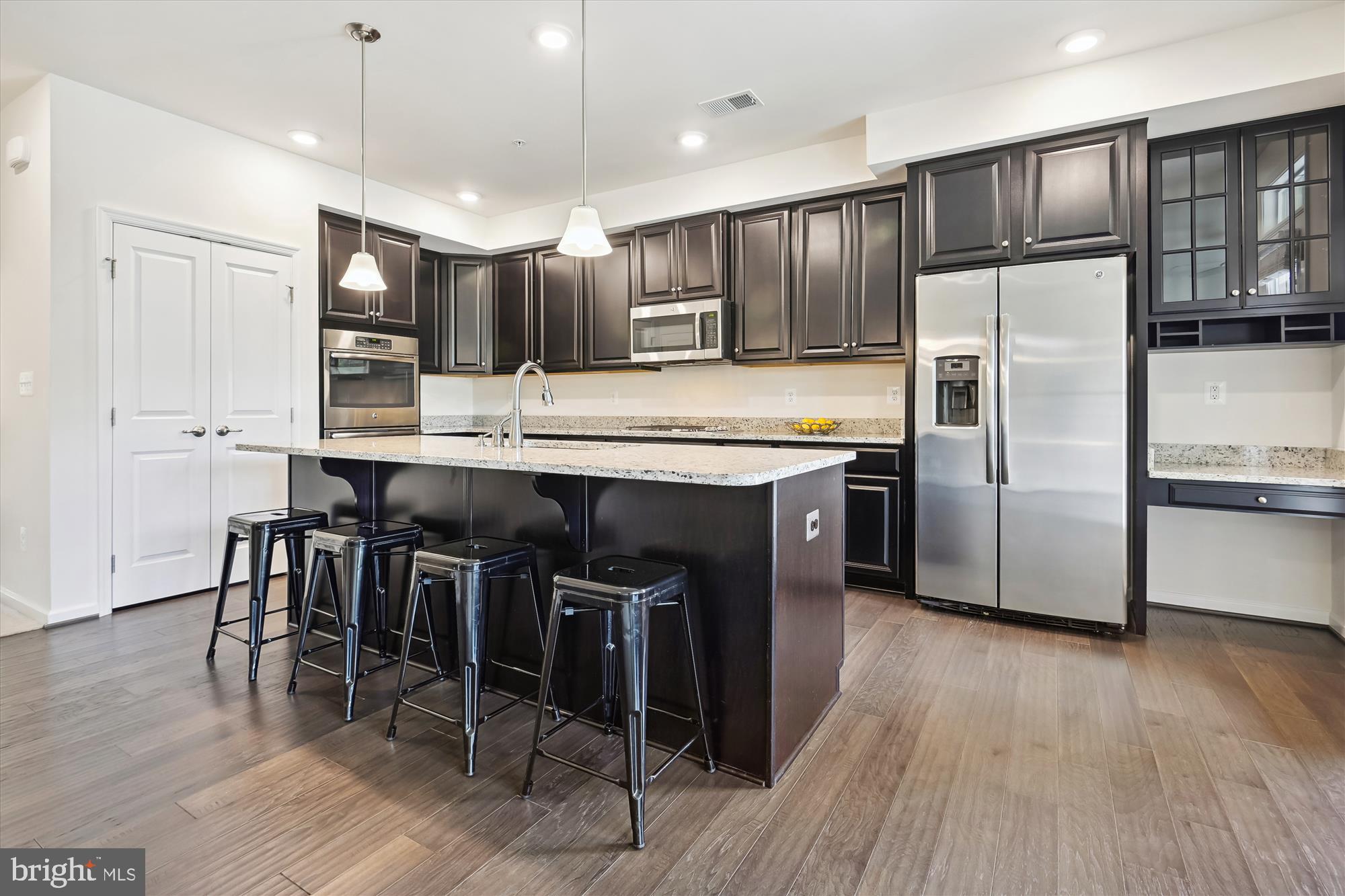 LOUDOUN CROSSING CONDOMINIUM - Residential