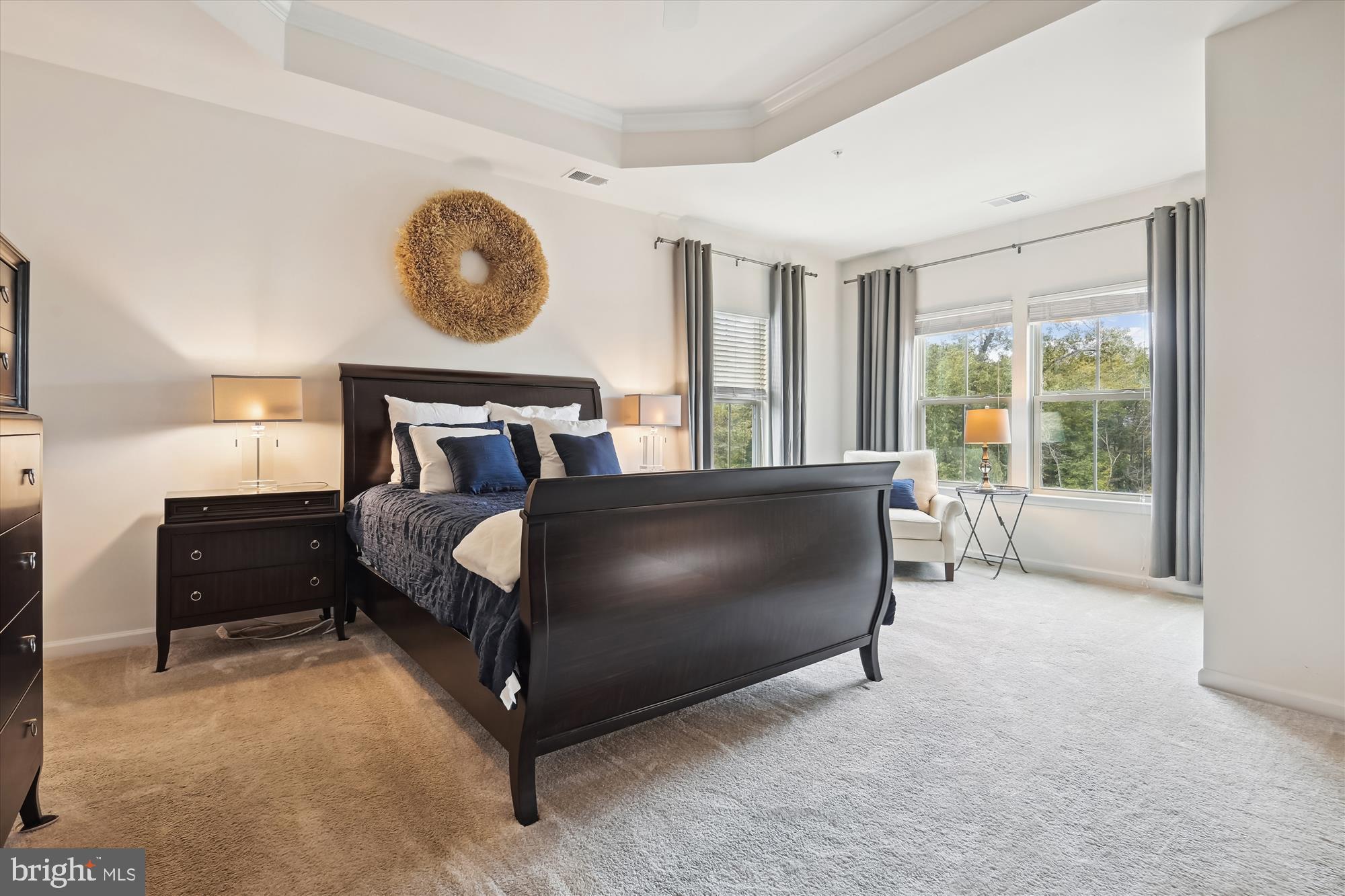 LOUDOUN CROSSING CONDOMINIUM - Residential