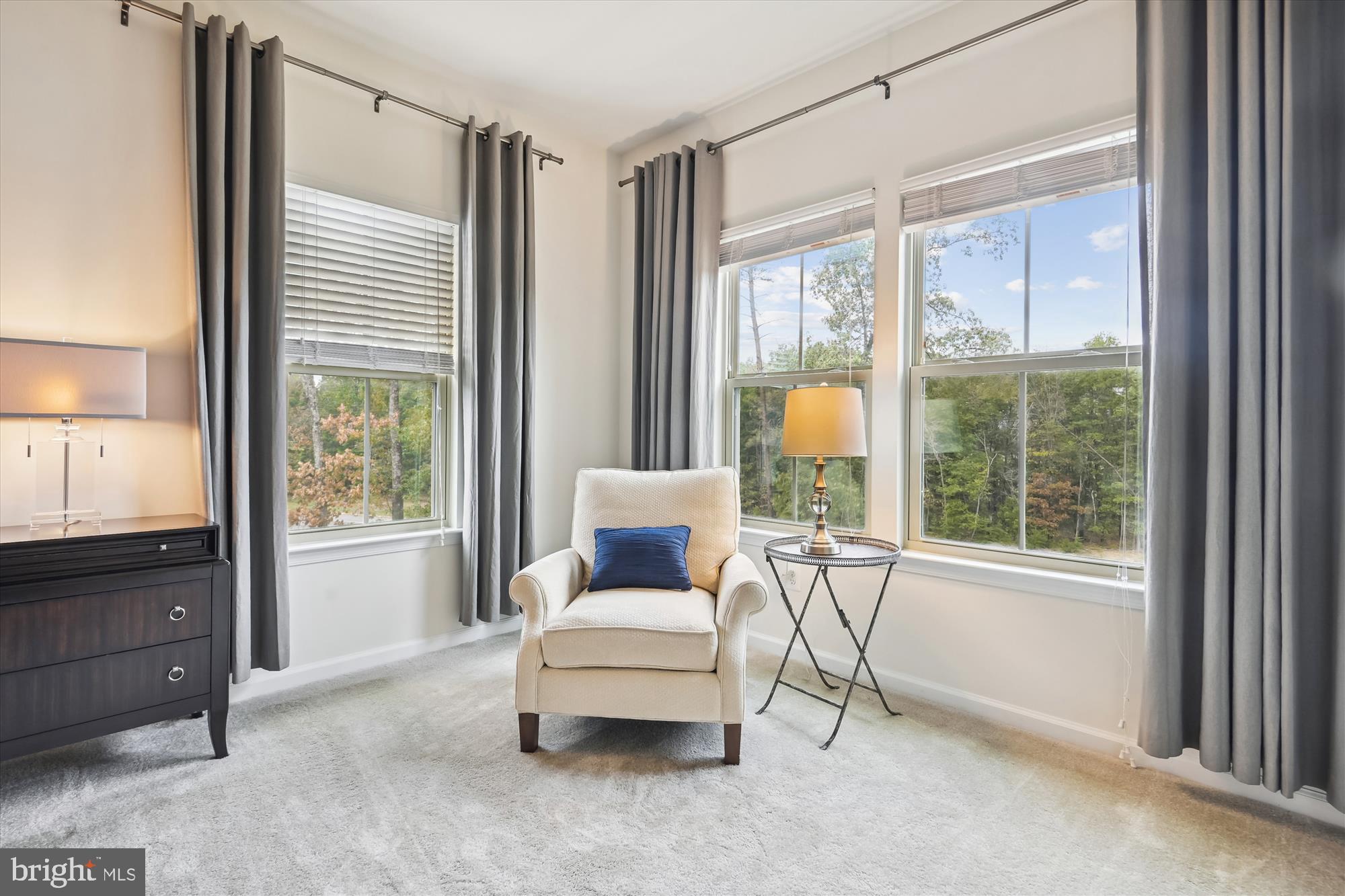 LOUDOUN CROSSING CONDOMINIUM - Residential