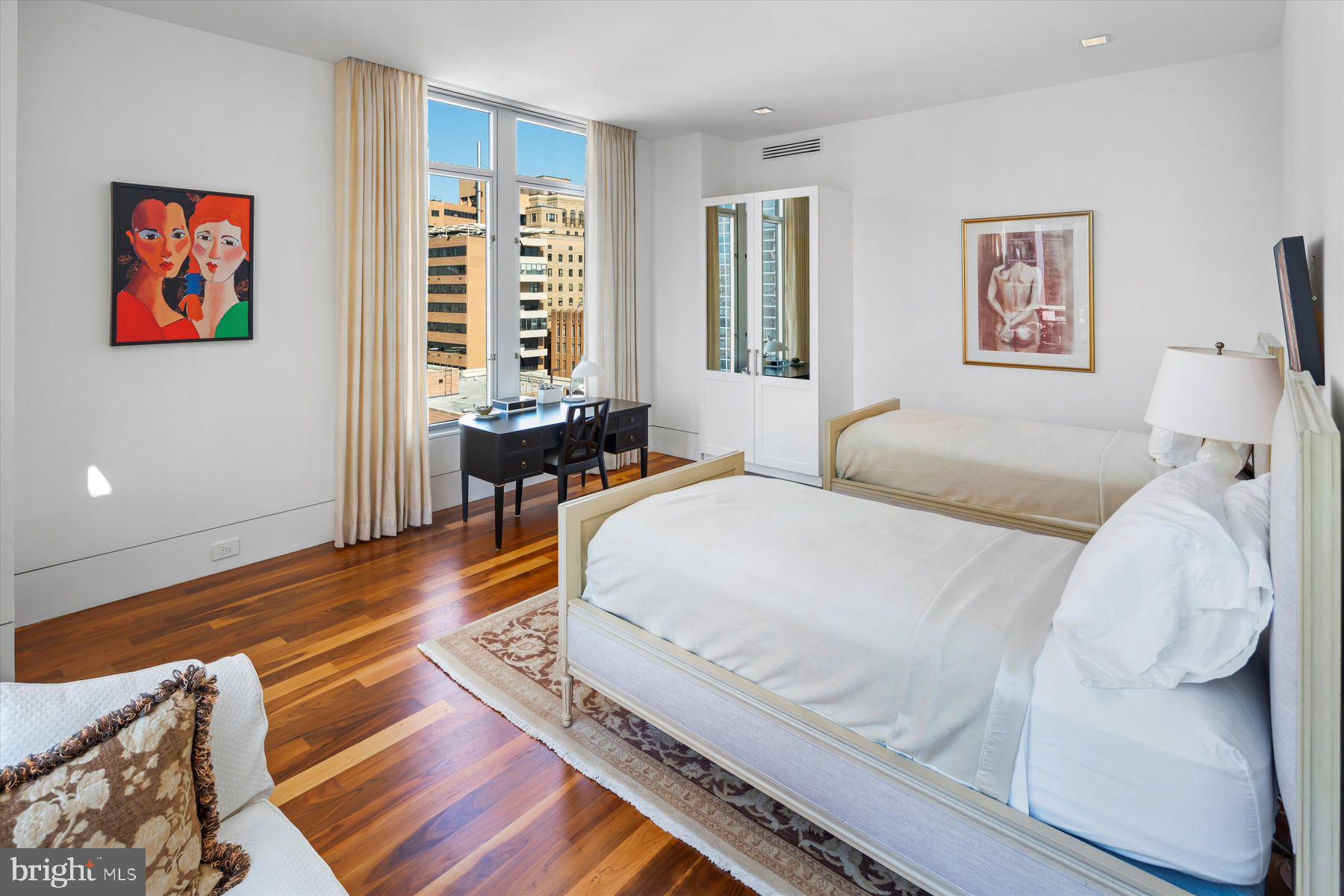 WASHINGTON SQ WEST - Residential