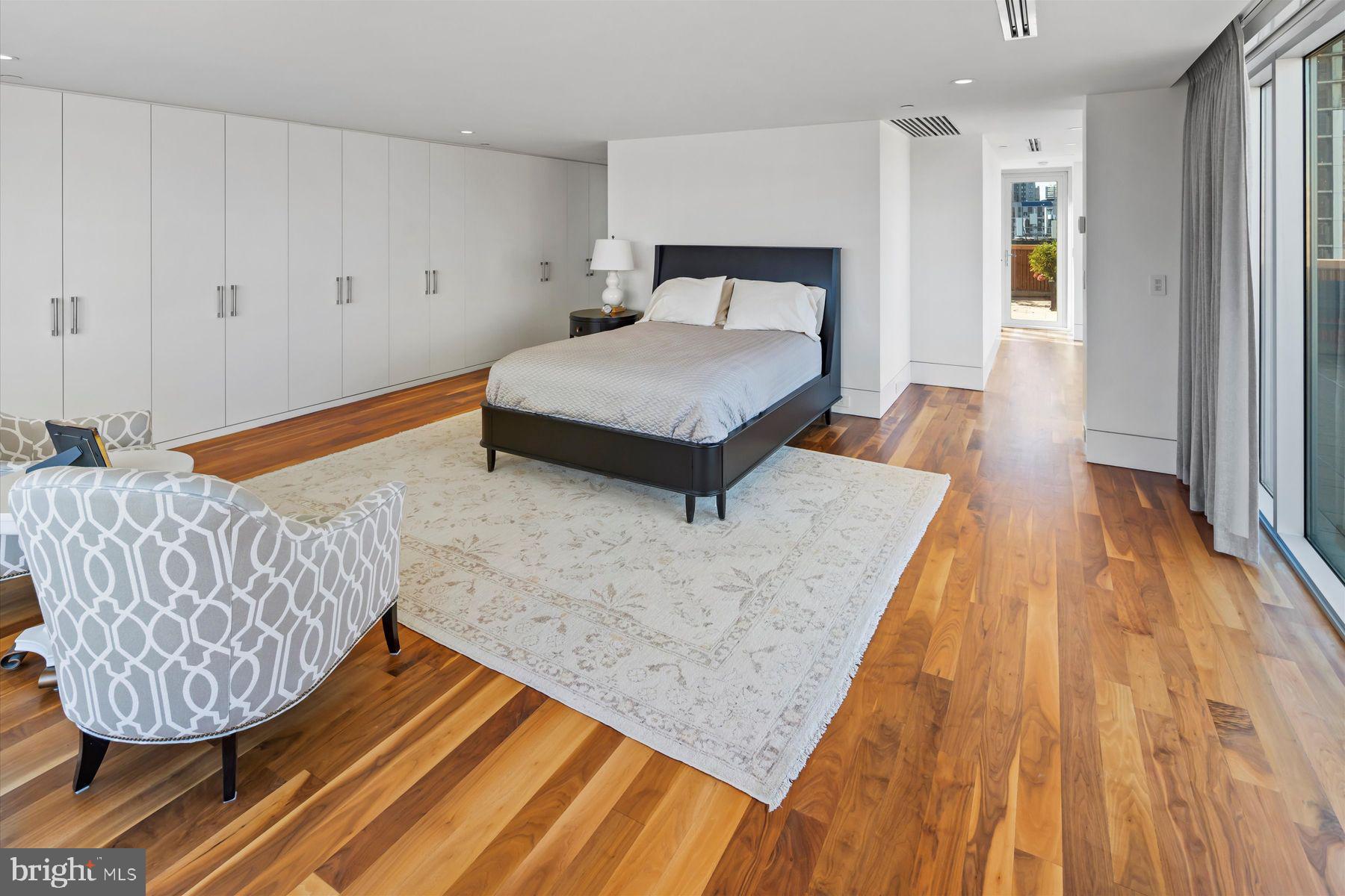 WASHINGTON SQ WEST - Residential