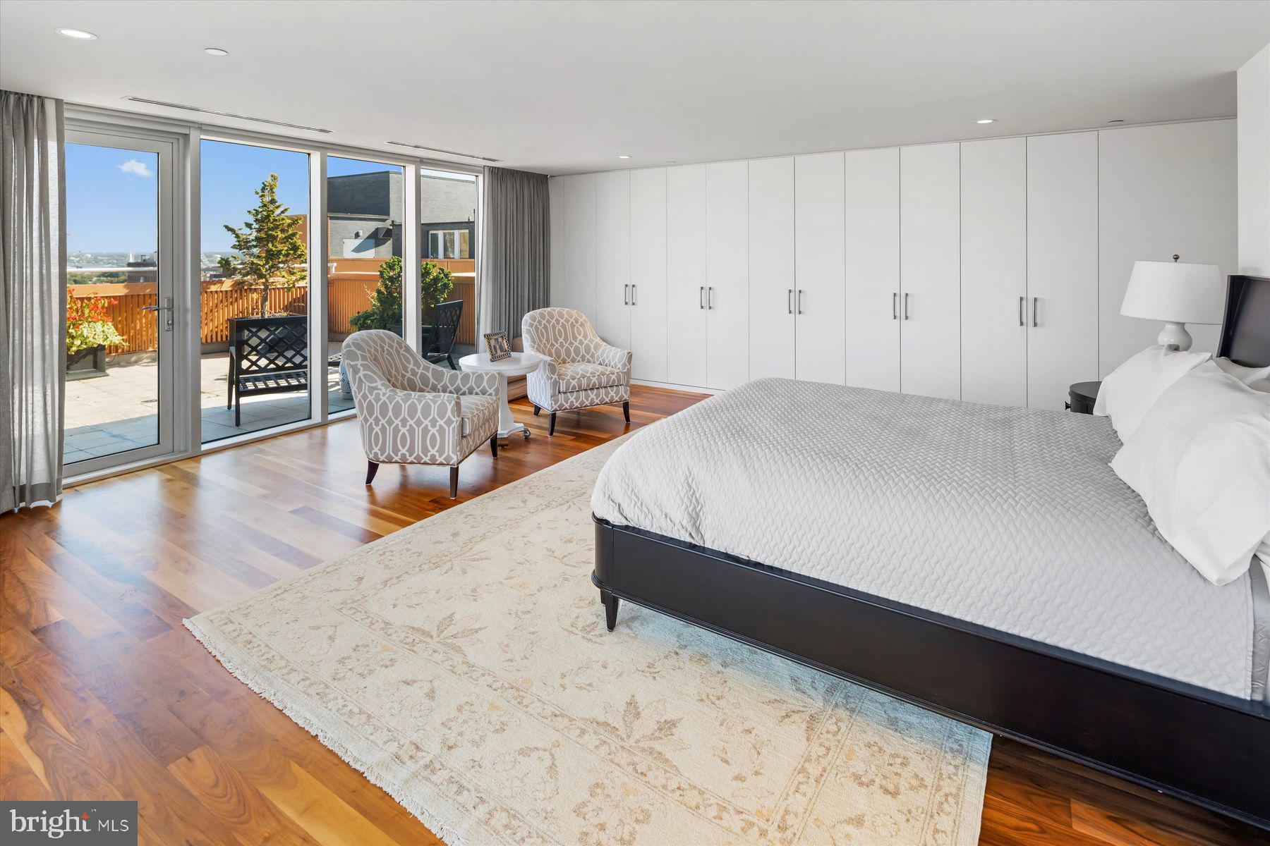 WASHINGTON SQ WEST - Residential