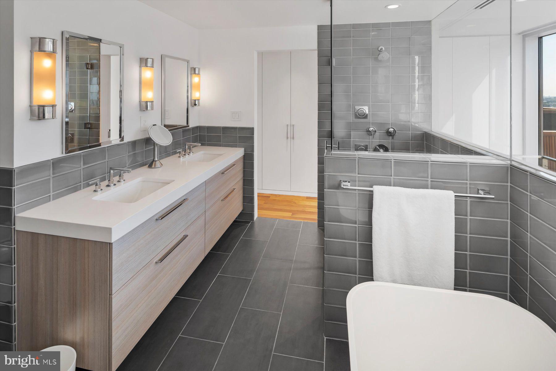 WASHINGTON SQ WEST - Residential