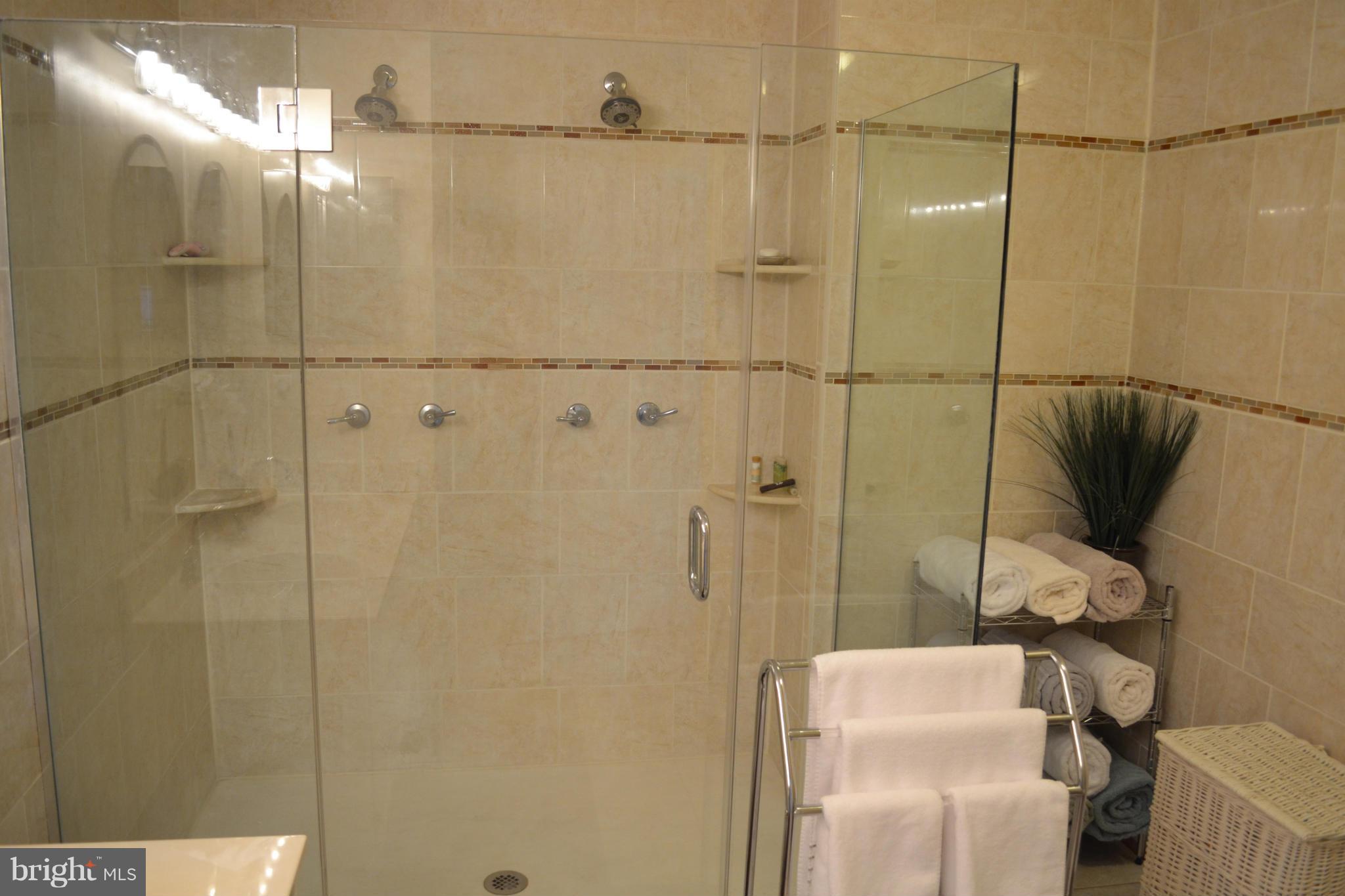 ARGYLE HILLS - Residential