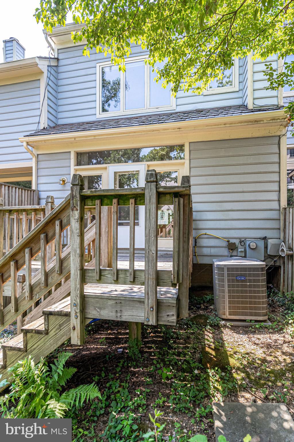 THE TOWNS OF OCCOQUAN MI - Residential Lease