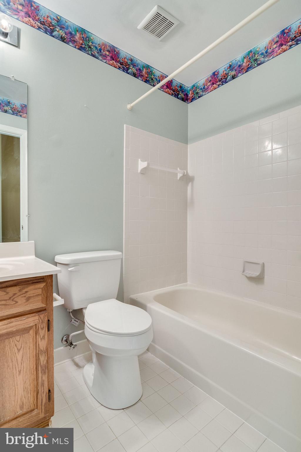 THE TOWNS OF OCCOQUAN MI - Residential Lease