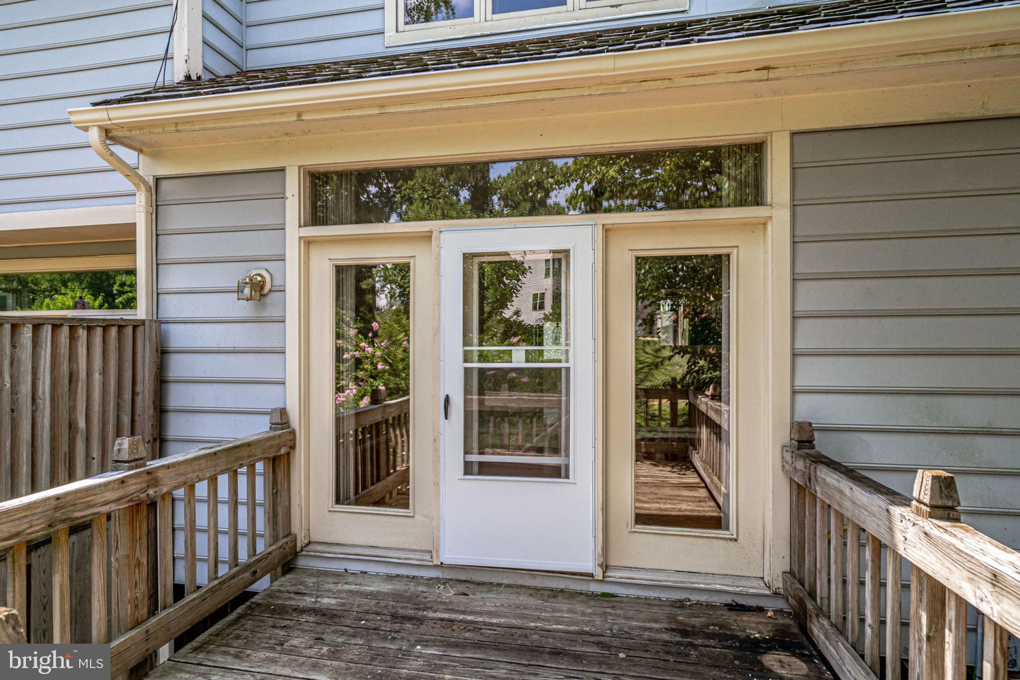 THE TOWNS OF OCCOQUAN MI - Residential Lease