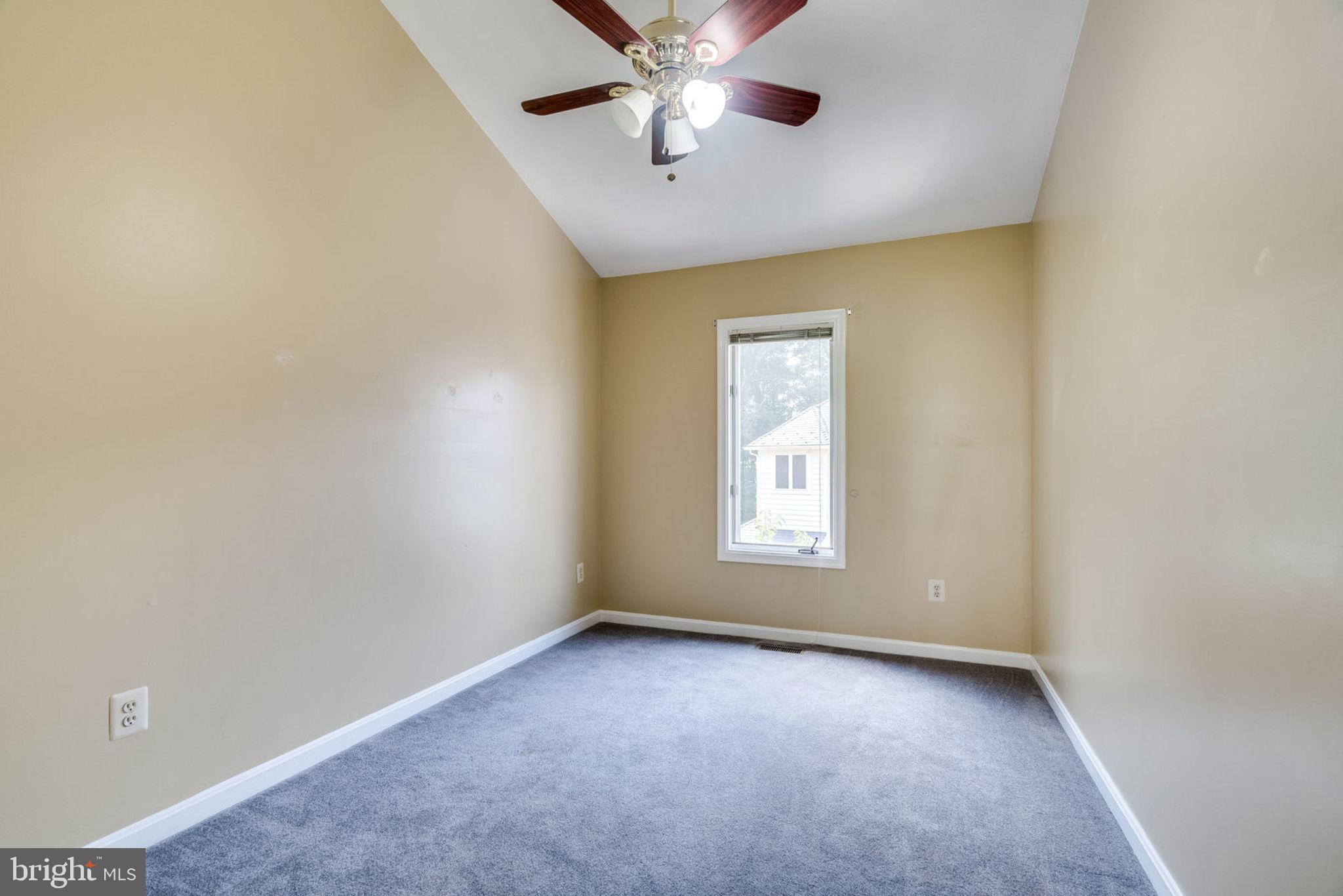 THE TOWNS OF OCCOQUAN MI - Residential Lease