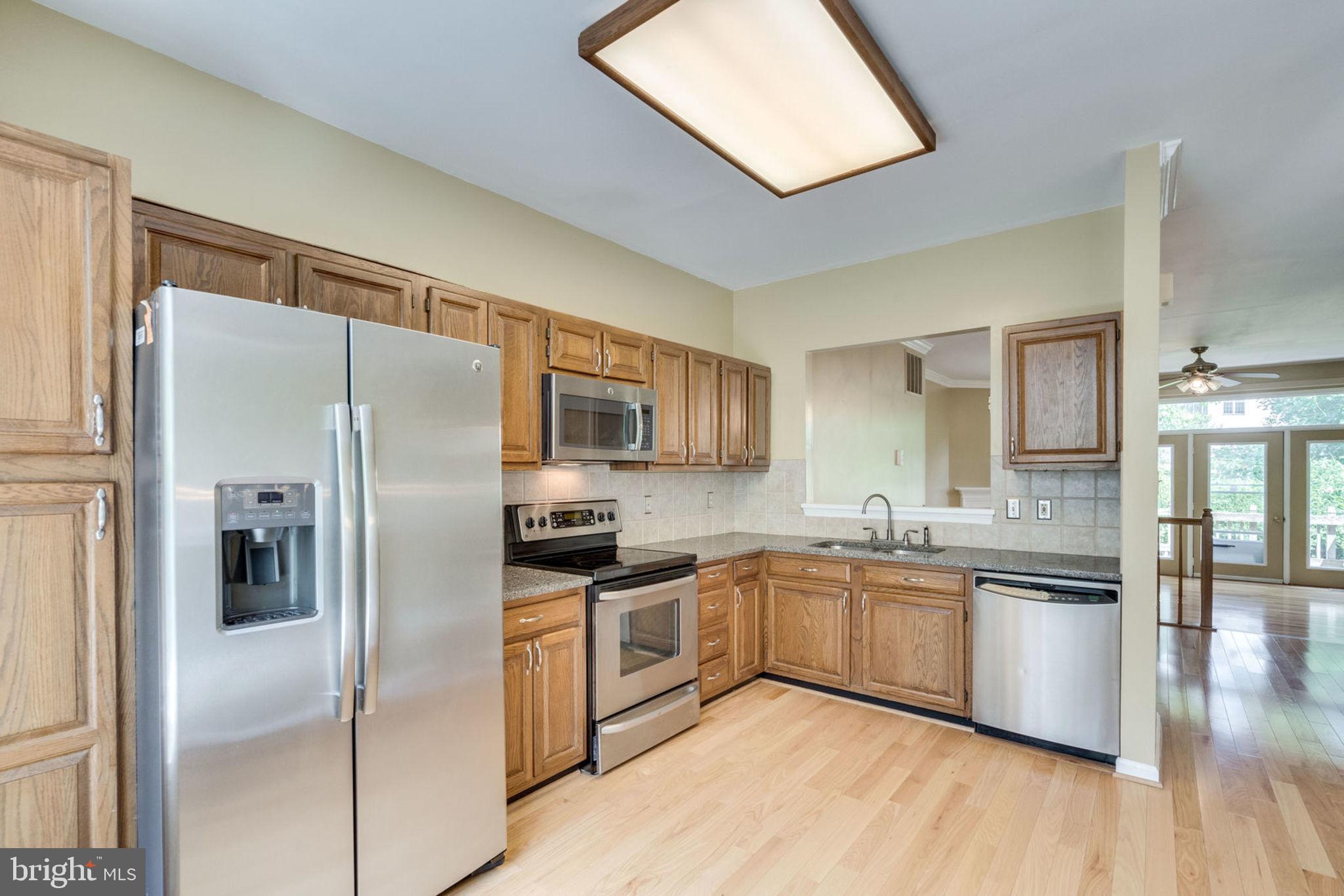 THE TOWNS OF OCCOQUAN MI - Residential Lease