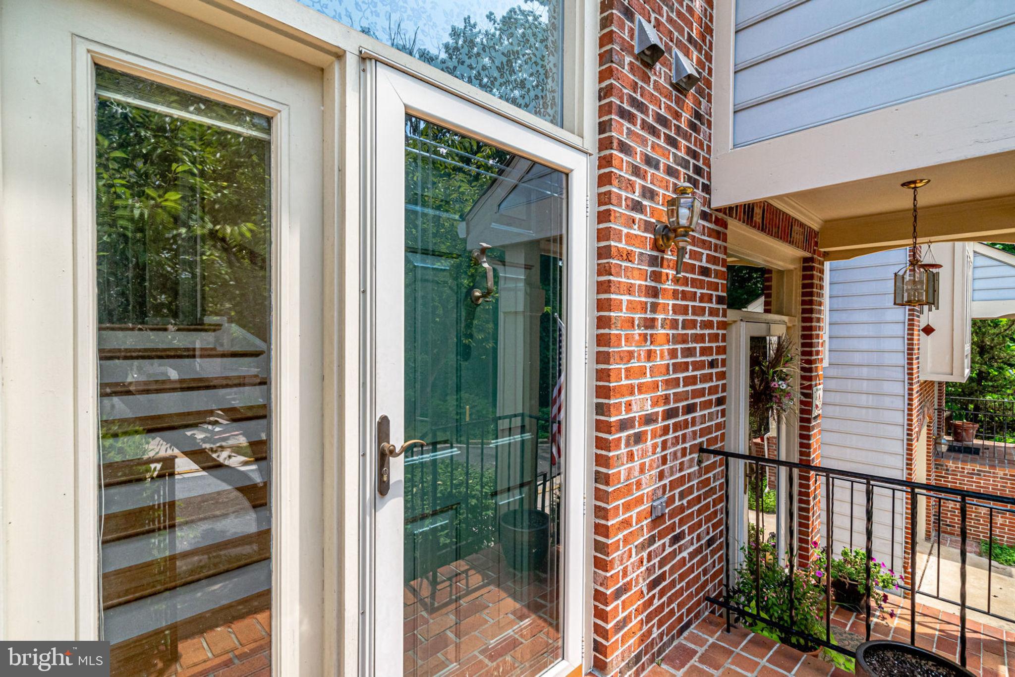 THE TOWNS OF OCCOQUAN MI - Residential Lease