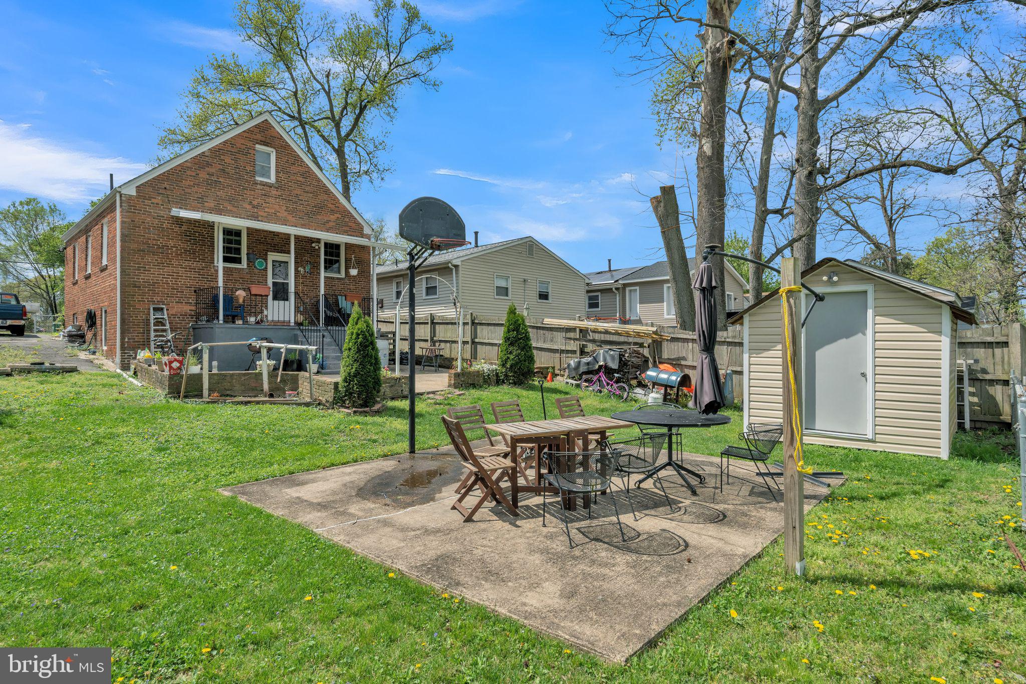 BRENTWOOD - Residential