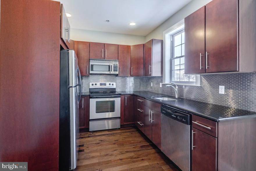 GRADUATE HOSPITAL - Residential Lease