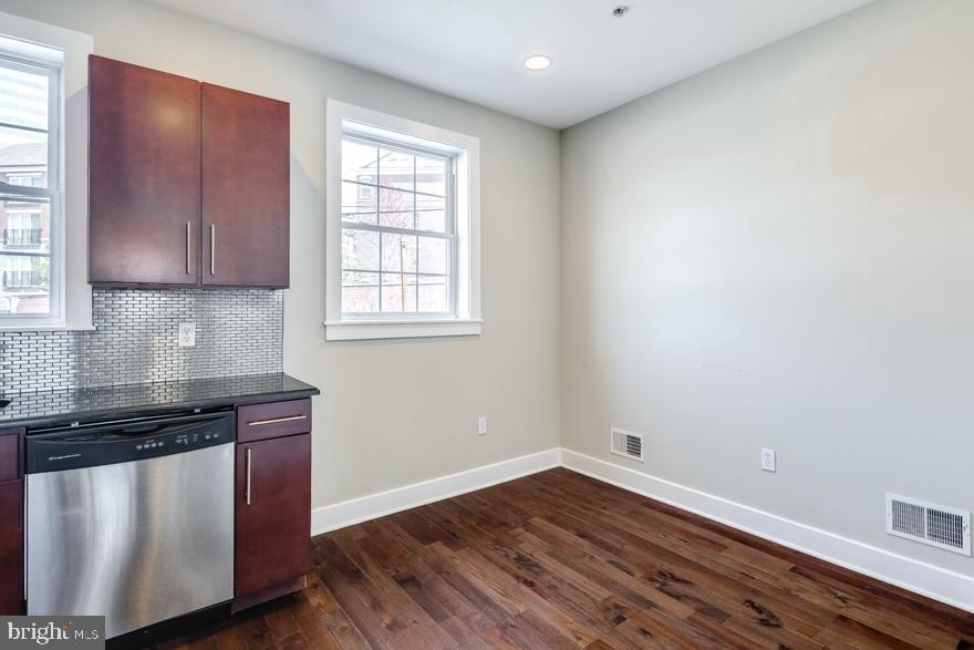 GRADUATE HOSPITAL - Residential Lease