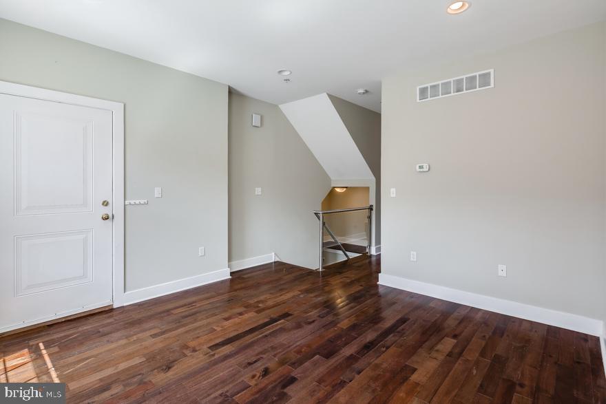 GRADUATE HOSPITAL - Residential Lease