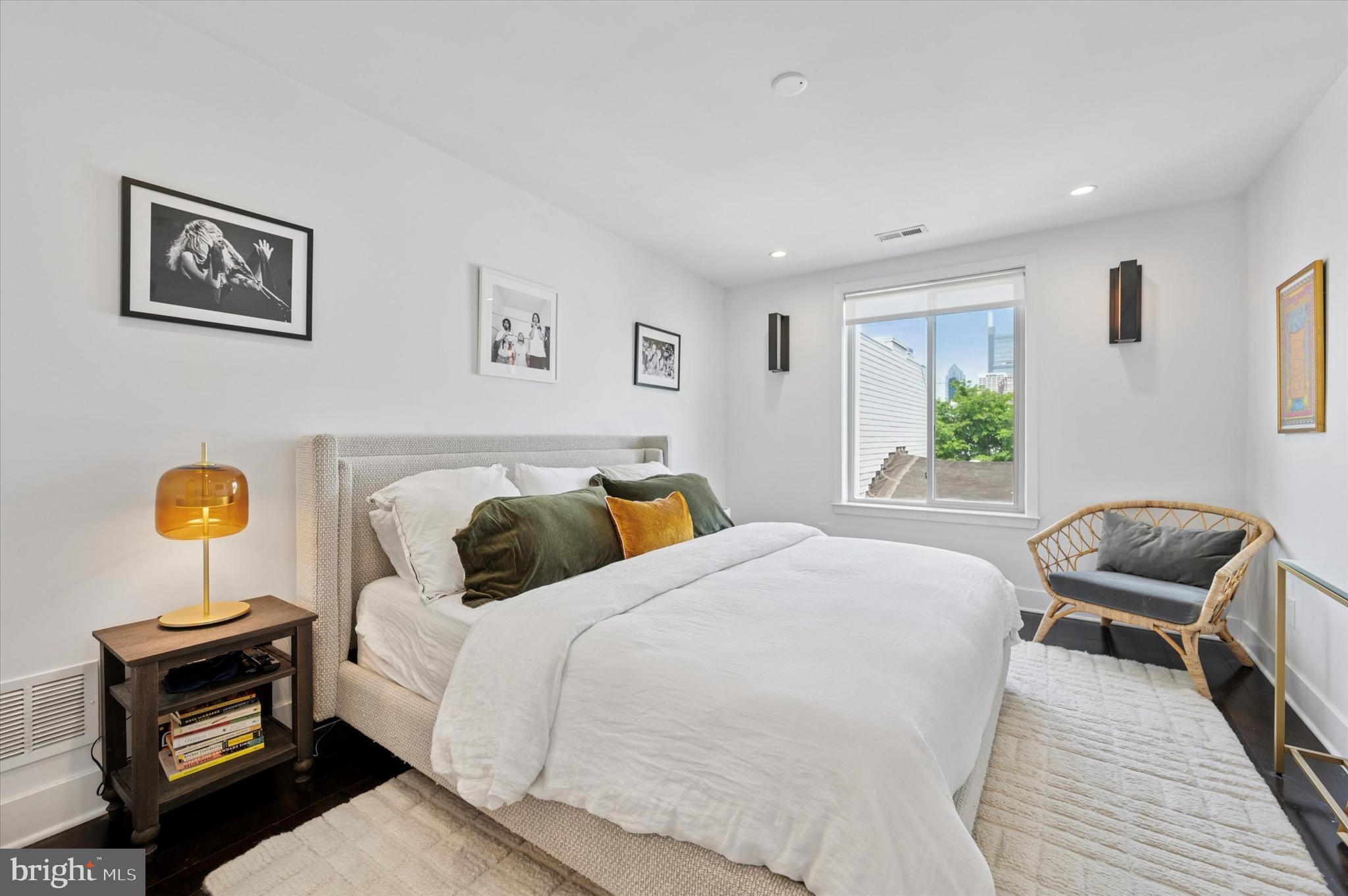 GRADUATE HOSPITAL - Residential Lease