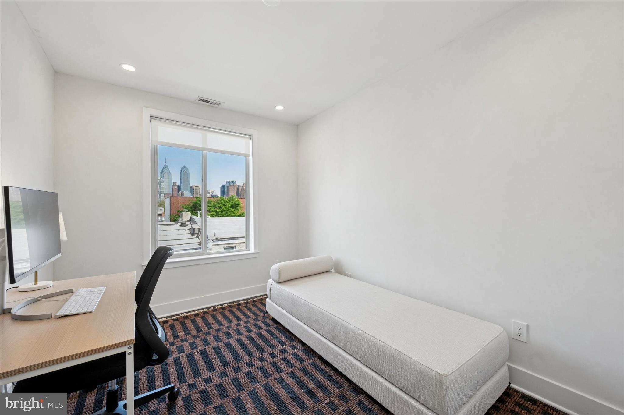 GRADUATE HOSPITAL - Residential Lease