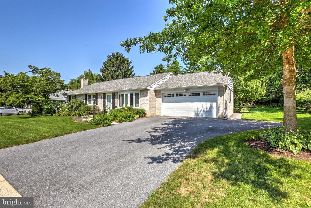 Photo of 125 Bomberger Road, AKRON, PA 17501 (MLS # PALA2094812)