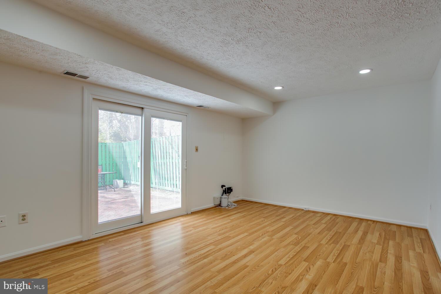 JEFFERSON GREEN - Residential Lease