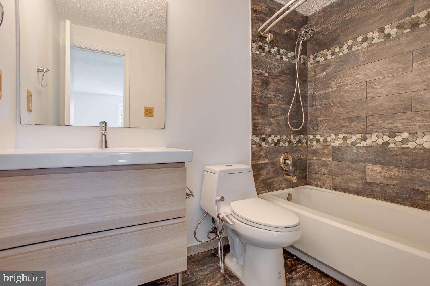 JEFFERSON GREEN - Residential Lease