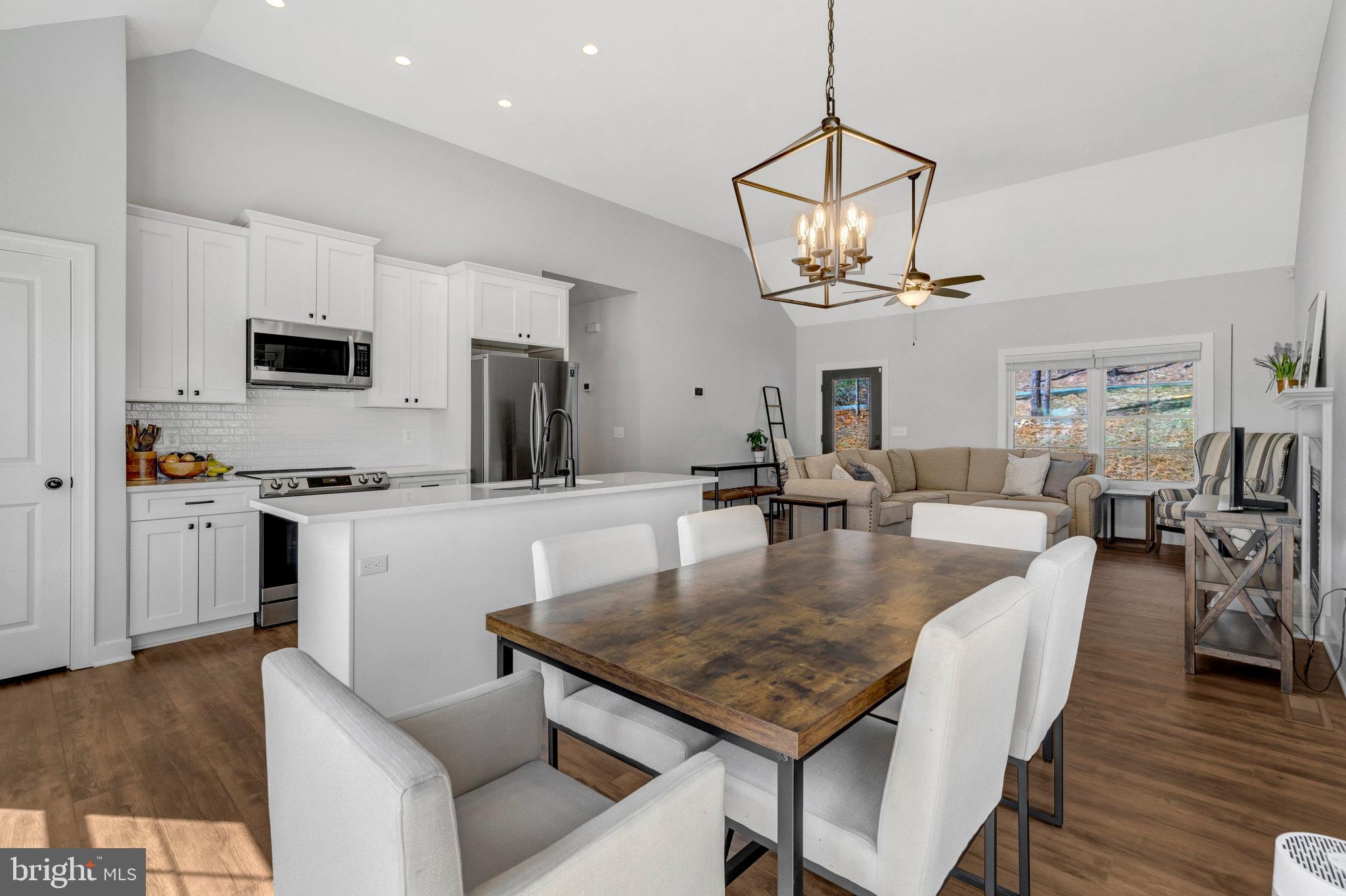 BULL RUN MOUNTAIN - Residential