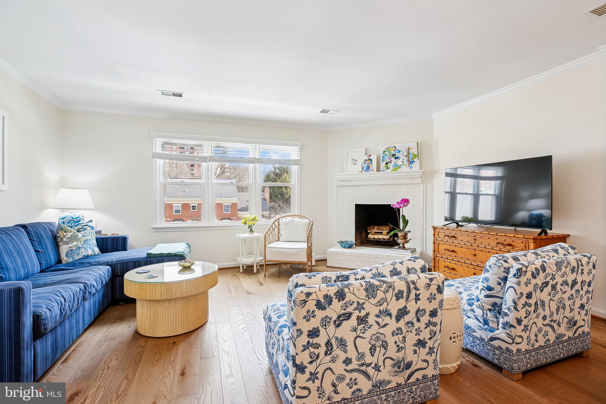 2532 FAIRFAX DRIVE B 4EII