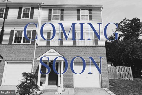 Photo of 53 Sire Way, WARRENTON, VA 20186 (MLS # VAFQ2022498)
