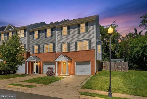 Photo of 53 Sire Way, WARRENTON, VA 20186 (MLS # VAFQ2022498)