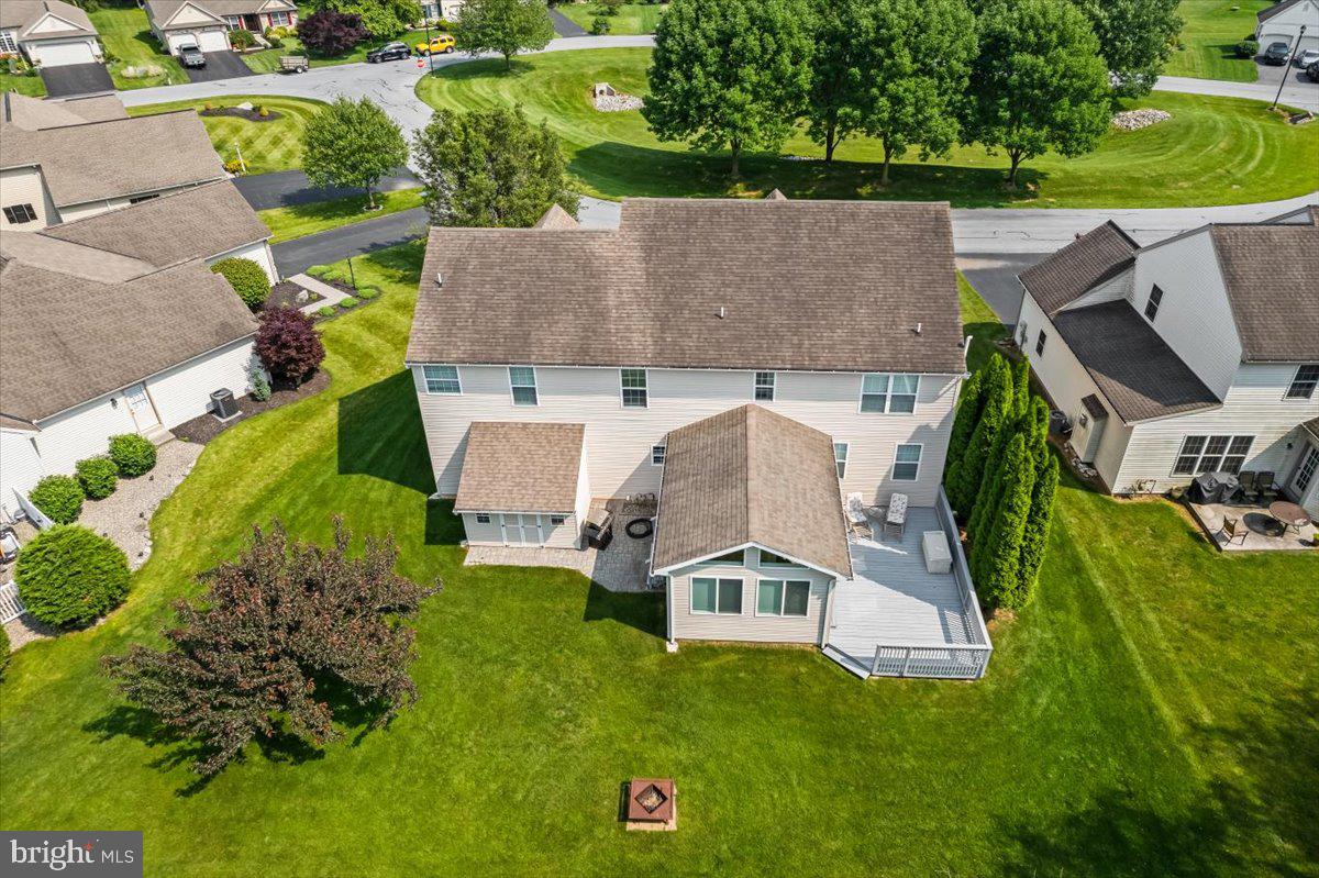 211 WHITE OAK CIRCLE