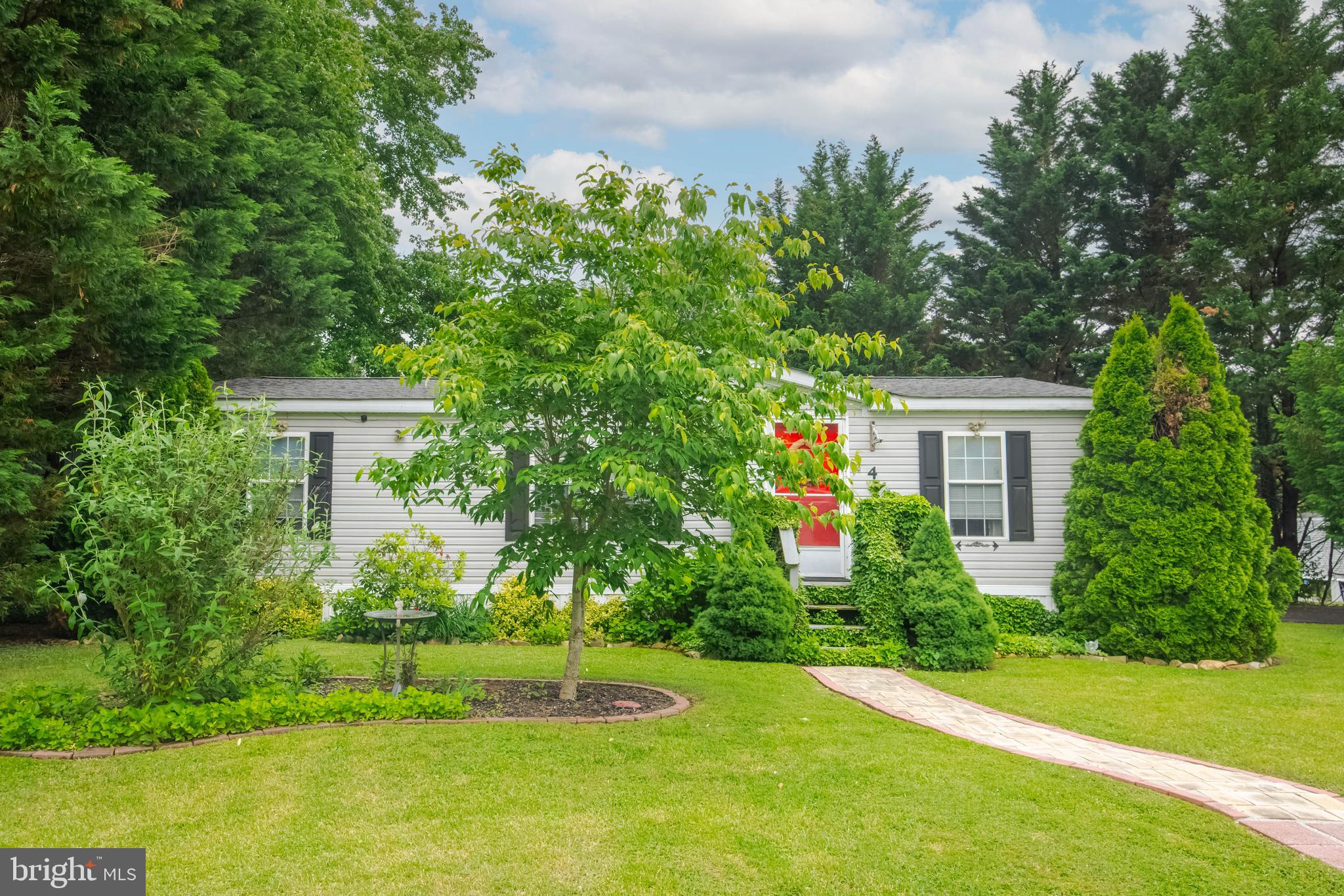 4 MALLARD DRIVE