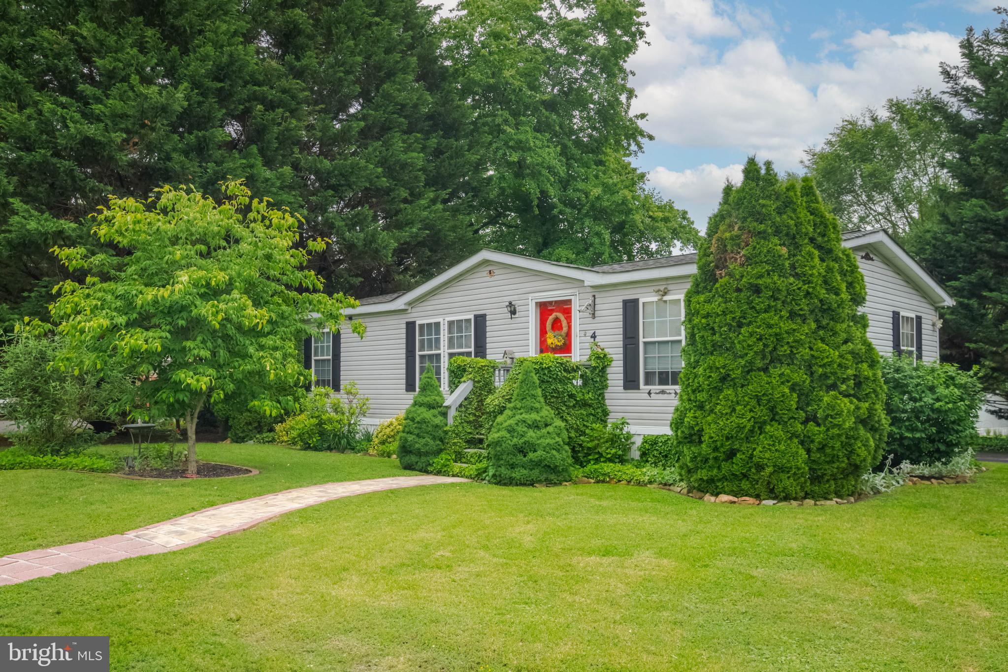 4 MALLARD DRIVE