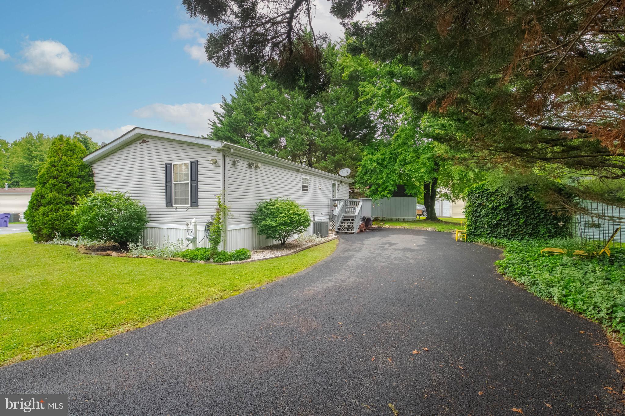 4 MALLARD DRIVE