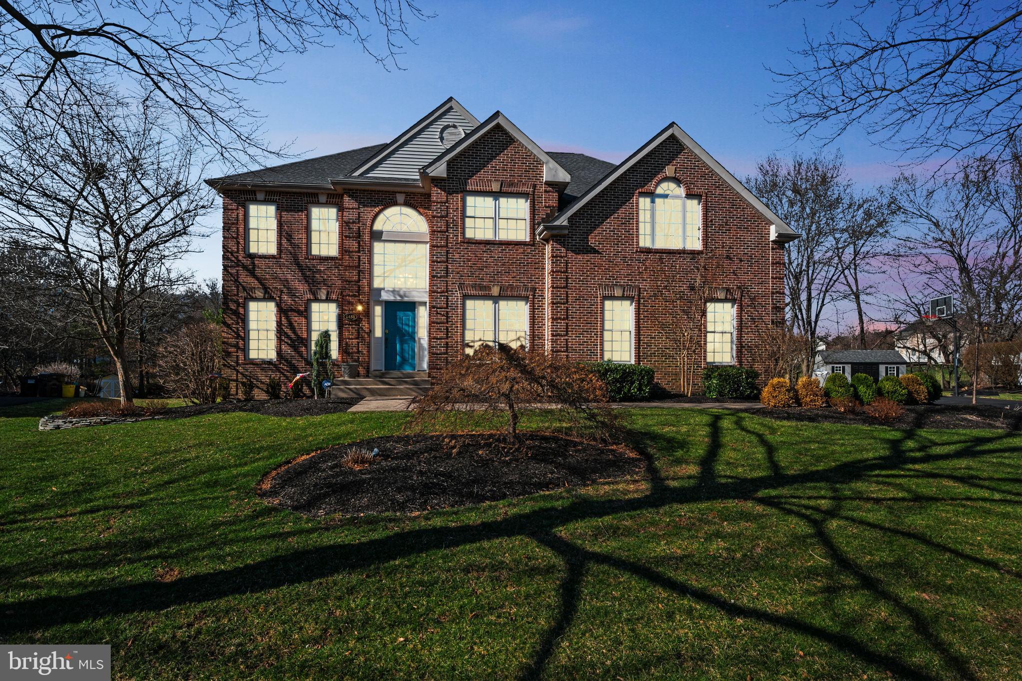 LONGSHORE ESTS - Residential