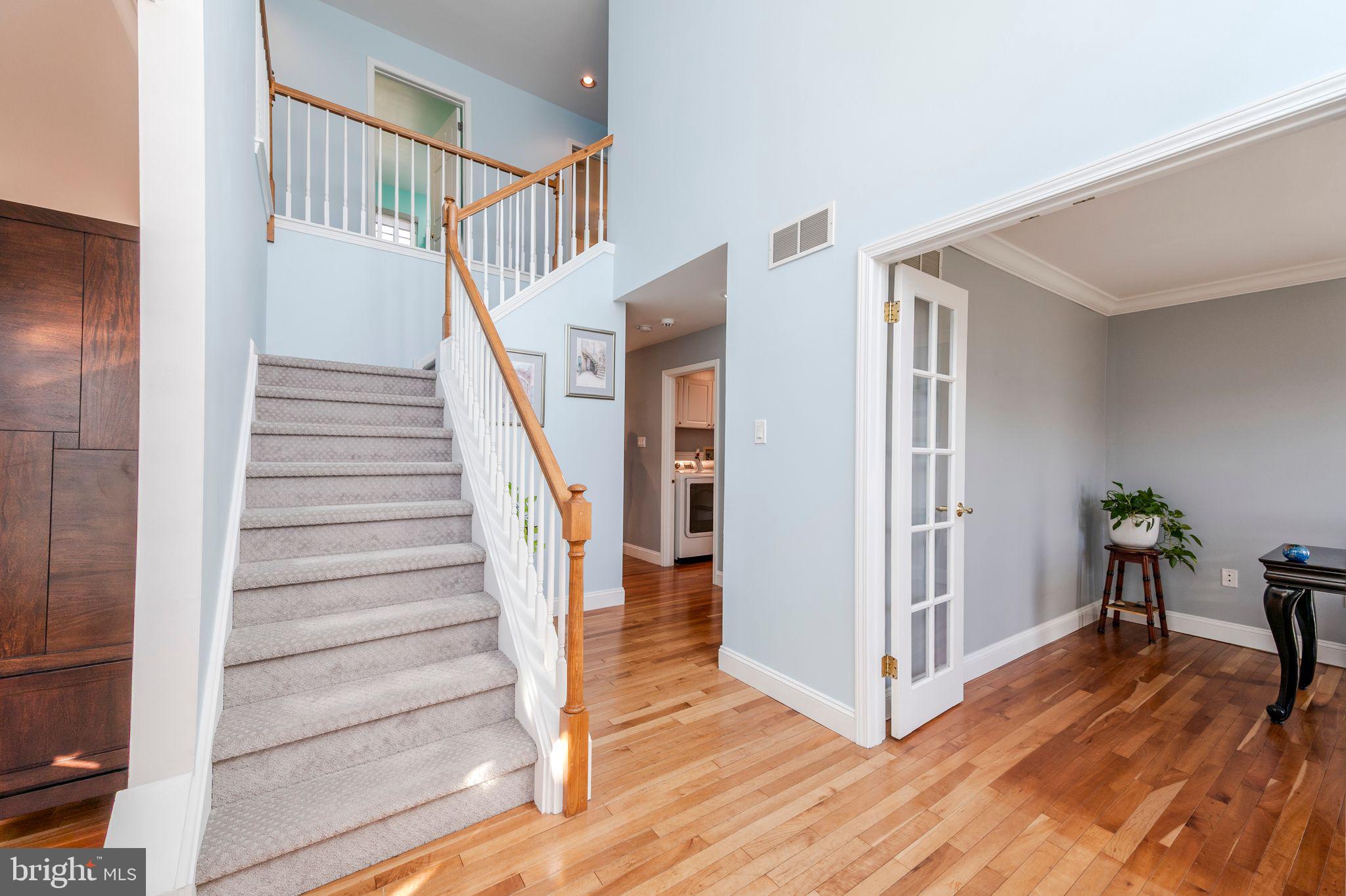 LONGSHORE ESTS - Residential