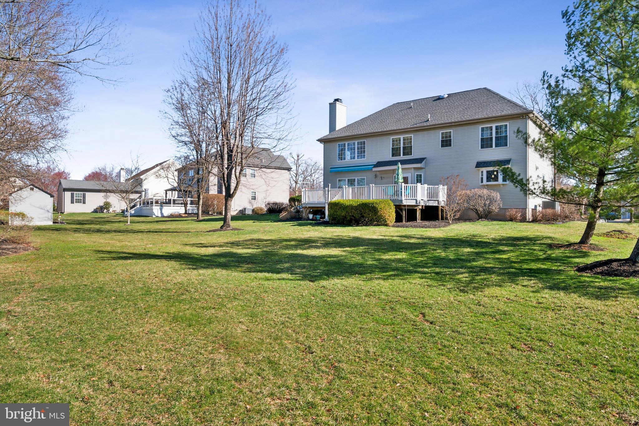 LONGSHORE ESTS - Residential